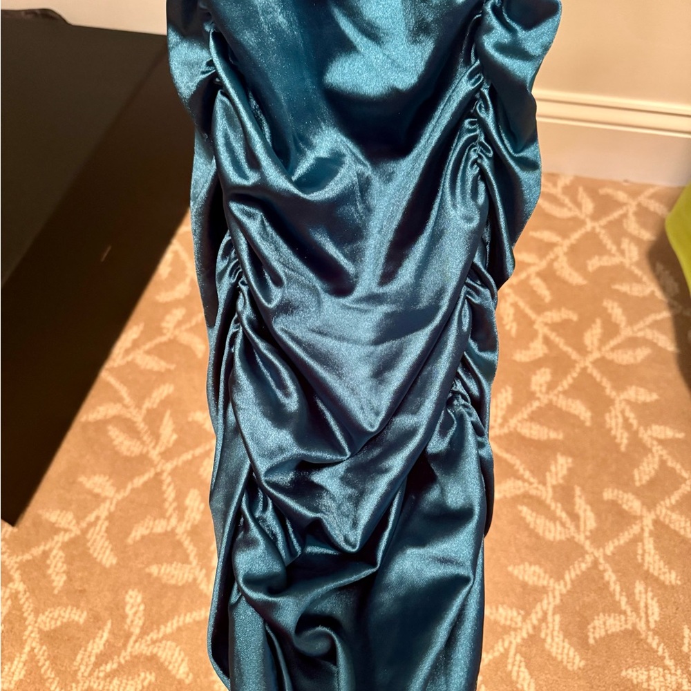 NET Leith Green Ruched Dress - Picture 4 of 5